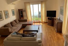 OPATIJA-IČIĆI,KUĆA SA VEĆIM STANOM ,4 APARTMANA I GARAŽOM,200 METARA OD MORA, Opatija, House