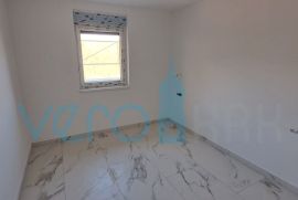 Uvala Soline, otok Krk,okolica,dvosoban stan na katu,terasa,novogradnja,prodaja, Dobrinj, Apartamento