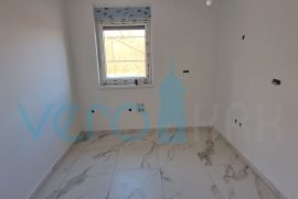 Uvala Soline, otok Krk,okolica,dvosoban stan na katu,terasa,novogradnja,prodaja, Dobrinj, Apartamento