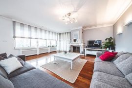 Zagreb, Gajnice, prekrasna obiteljska villa 400 m2, Zagreb, Kuća