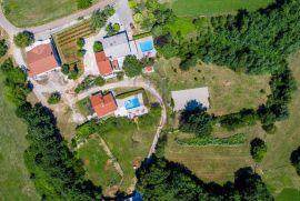 Imanje u okolici Žminja na površini od 10000m2, Žminj, Maison