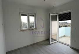 Apartmanska samostojeća kuća na 400m od ulaza u Kamenjak, Premantura, Medulin, بيت