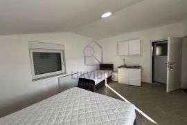 Odlična investicija u turizam - kuća sa 15 apartmana, Pula, Veli Vrh, Pula, House