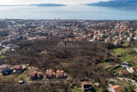 RIJEKA, KASTAV - građevinsko zemljište 2.451 m2 + 1.930 m2 s pogledom na more za stambenu zgradu - stanove / apartmane / obiteljsku kuću / villu! PRILIKA!!!, Kastav, Zemljište