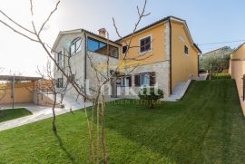 Kuća s predivnim pogledom - Vižinada, Vižinada, House