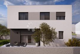 VODICE, luksuzni dvoetažni stan sa vrtom, S1, Vodice, Apartamento