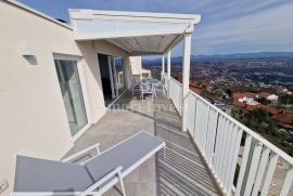 BREGI, 2SB+DB stan s terasom i pogledom na more, vanjskim bazenom i parkingom, Matulji, Διαμέρισμα