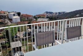 BREGI, 2SB+DB stan s terasom i pogledom na more, vanjskim bazenom i parkingom, Matulji, Kвартира