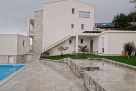 BREGI, 2SB+DB stan s terasom i pogledom na more, vanjskim bazenom i parkingom, Matulji, Διαμέρισμα