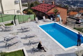 BREGI, 3SB+DB stan s terasom i pogledom na more, vanjskim bazenom i parkingom, Matulji, Appartamento