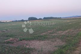 Zemljište pogodno za razne industrijske djelatnosti, Varaždin, Land