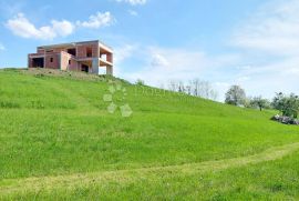 JEDINSTVENO ZEMLJIŠTE SA STAMBENOM ZGRADOM, Štrigova, Land