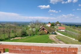 JEDINSTVENO ZEMLJIŠTE SA STAMBENOM ZGRADOM, Štrigova, Terreno