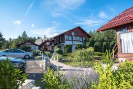 SNIŽENO, PRILIKA, turističko imanje kod Plitvičkih jezera, Plitvička Jezera, Haus