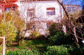 Kuća za adaptaciju sa voćnjakom od 580 m2 na Bukovcu!, Maksimir, Casa