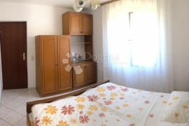 ROGOZNICA - PREDIVNA KUĆA SAMO 60METARA OD MORA, Rogoznica, House