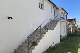 Apartmanska kuća, Novigrad, Novigrad, Ev