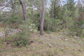 DUBRAVA POKRAJ ŠIBENIKA- GRAĐEVINSKO ZEMLJIŠTE UZ CESTU, Šibenik - Okolica, Tierra