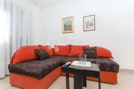 SUPETAR KUĆA 250 M2, Supetar, Famiglia