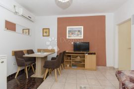 SUPETAR KUĆA 250 M2, Supetar, Famiglia