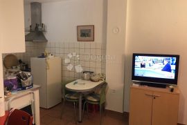 PRIZEMNI APARTMAN, Omišalj, شقة