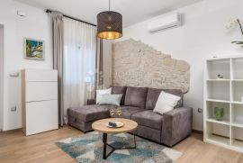 Pobri- Prekrasna kuća od 200 m2  sa bazenom, Opatija - Okolica, Famiglia