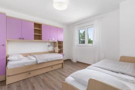 Pobri- Prekrasna kuća od 200 m2  sa bazenom, Opatija - Okolica, Famiglia