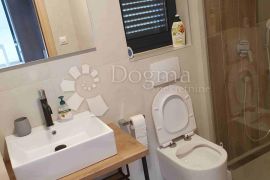 Apartman na 5 min od mora, Malinska-Dubašnica, شقة