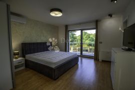 Urbana vila s pogledom na more, 400m2, Poreč, Σπίτι