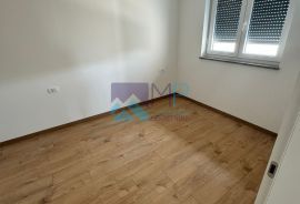 Medulin, NOVOGRADNJA/USELJIVO, dvosoban stan na I. katu + garaža, Medulin, Appartment