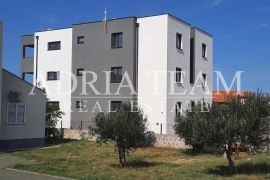 APARTMANI U NOVOGRADNJI, POGLED NA MORE - POVLJANA, PAG, Povljana, Appartement