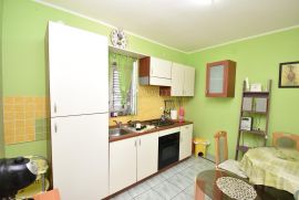 Kuća u Žaboriću - 3 potpuno uređena i odvojena apartmana, Šibenik - Okolica, Maison