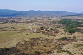 Veliko zemljište pogodno za kamp ili etno selo, Plaški, Terrain