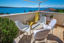 APARTMAN SA GALERIJOM I PREKRASNIM POGLEDOM NA MORE, Crikvenica, Kвартира