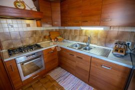 APARTMAN SA GALERIJOM I PREKRASNIM POGLEDOM NA MORE, Crikvenica, Flat