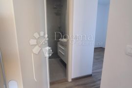 STAN S BAZENOM NA 30M OD MORA - 150m2 - Mandre, otok Pag, Kolan, Kвартира