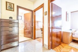 Zagreb, Dubravica, obiteljska kuća BRP 414 m2, na zemljištu 751 m2, Zagreb, House