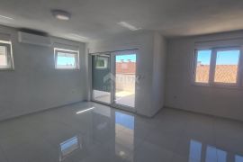 CRIKVENICA - Apartman u novogradnji s pogledom na more, Crikvenica, Appartamento