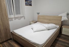 OTOK RAB, BANJOL - 3S + DB u višestambenoj zgradi, Rab, Apartamento