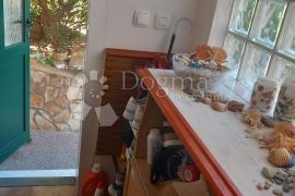 MALI LOŠINJ KUĆA DRUGI RED DO MORA, Mali Lošinj, Famiglia