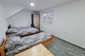 Nova vikendica sa prelepim pogledom, Vlasinsko jezero ID#3290, Surdulica, Famiglia