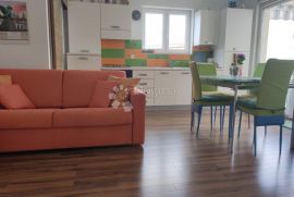 PRILIKA - APARTMAN SA BAZENOM I VLASTITIM VRTOM, Dobrinj, Apartamento