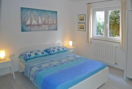 ISTRA, ROVINJ - Apartmanska kuća, 200 m od mora, Rovinj, House