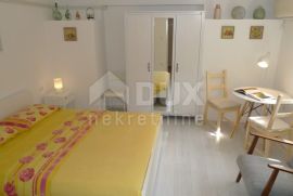 ISTRA, ROVINJ - Apartmanska kuća, 200 m od mora, Rovinj, Дом