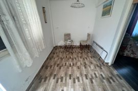 KRK (OKOLICA) - Prizemna etaža kuće (2 apartmana) sa vrtom, Krk, Flat