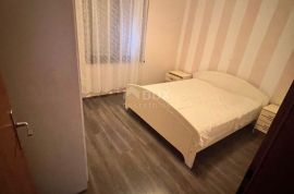 KRK (OKOLICA) - Prizemna etaža kuće (2 apartmana) sa vrtom, Krk, Appartment