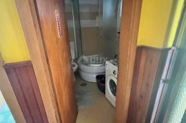 KRK (OKOLICA) - Prizemna etaža kuće (2 apartmana) sa vrtom, Krk, Wohnung