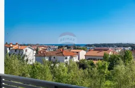 ISTRA, MEDULIN, moderna apartmanska kuća na top lokaciji, Medulin, Casa