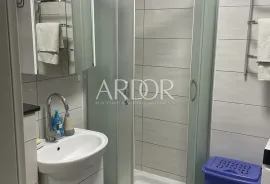 Turnić, potpuno adaptirani stan, Rijeka, Appartment