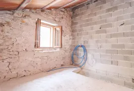 Istra, Brtonigla, kuća sa započetom renovacijom!, Brtonigla, Casa